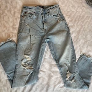 A&F Simone high rise slim jeans
